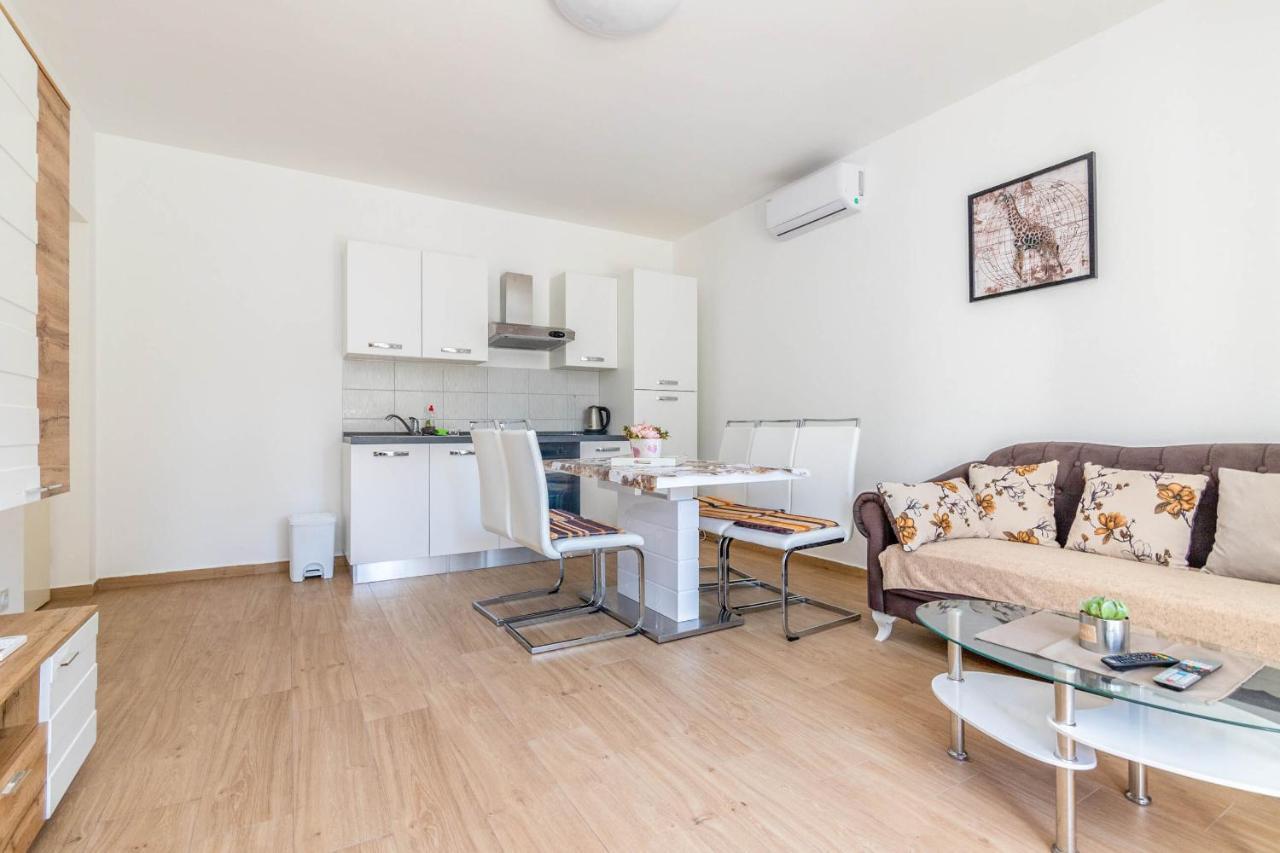 Apartment Lea スベティ・フィリップ・イ・ヤコブ エクステリア 写真