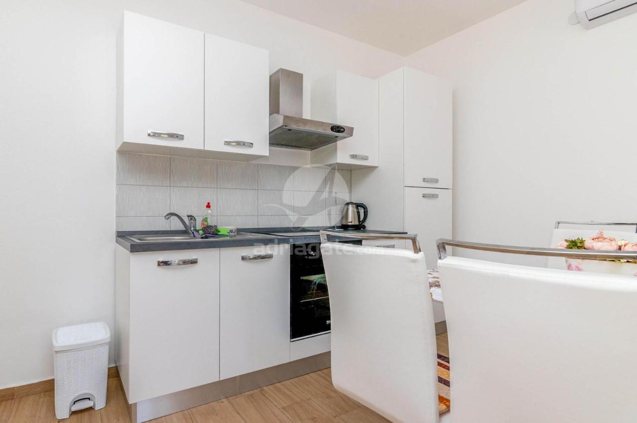 Apartment Lea スベティ・フィリップ・イ・ヤコブ エクステリア 写真
